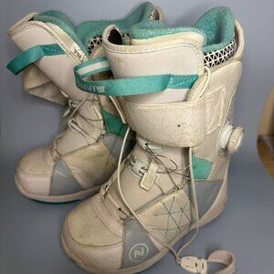 Nidecker White/Blue Snowboarding Boots Women 6US